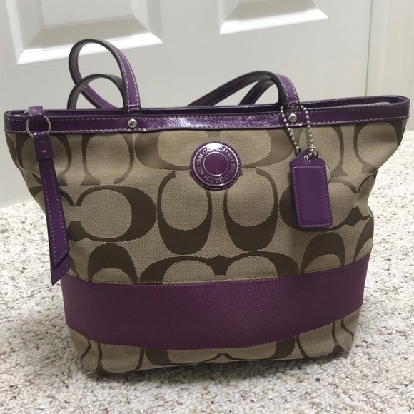 Coach Handbags - ✨SALE✨🌺Coach purse🌺